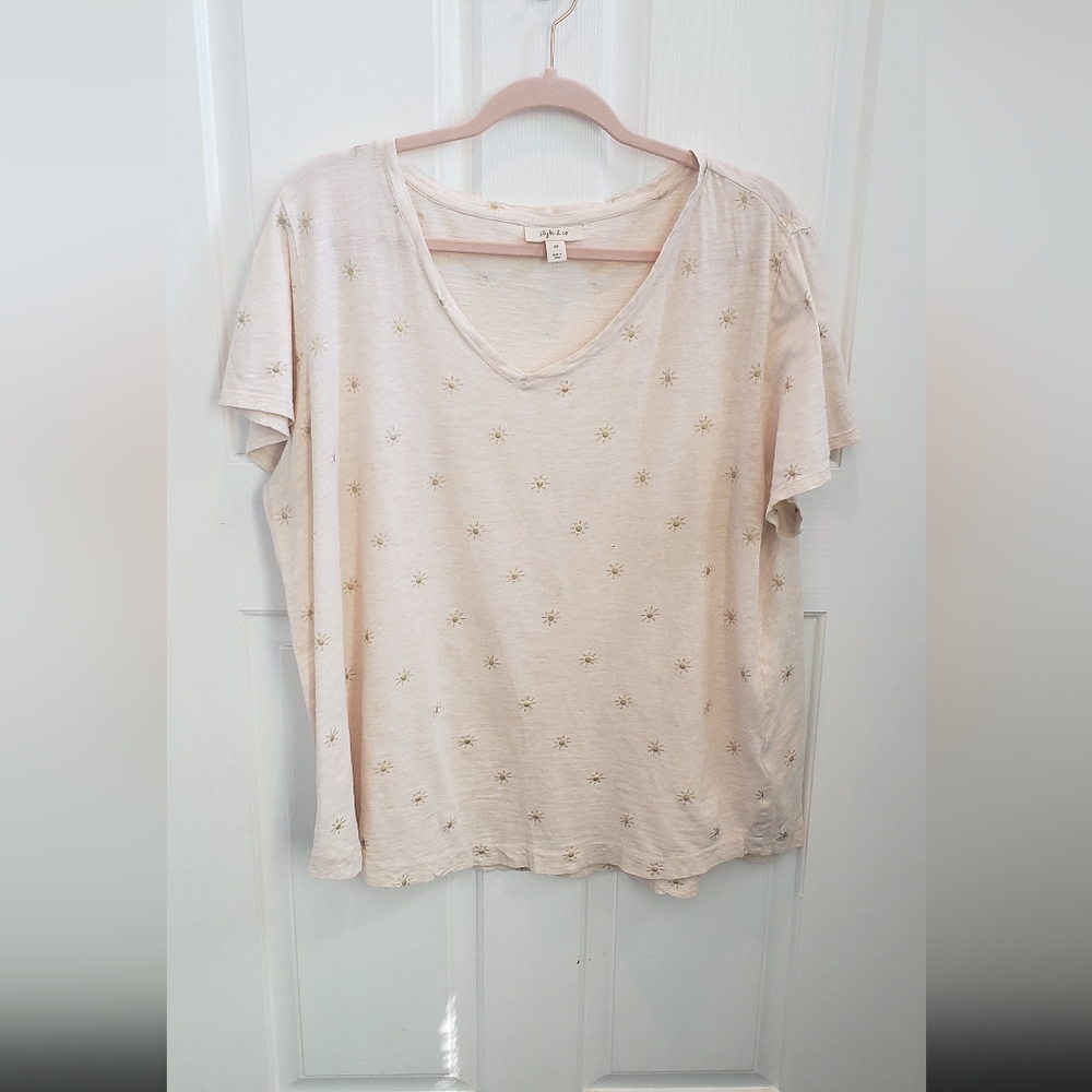 Style & Co V neck sand colored t shirt with metallic sun motif 🌞